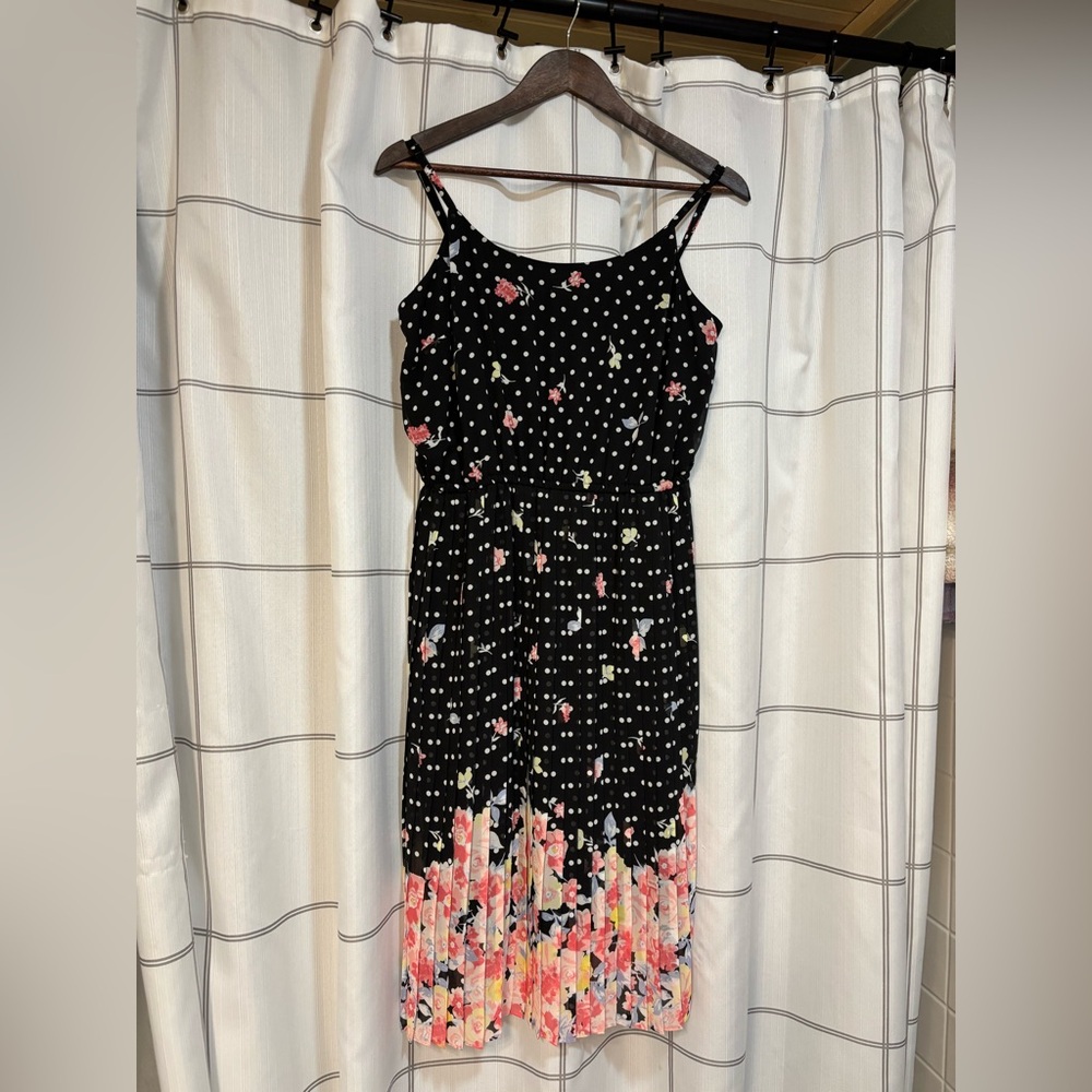 NWT ELLE Blooming Black Beauty Dress